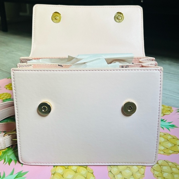 💕 Betsey Johnson Candy Heart Top Carry & Crossbody Handbag NWT - Picture 7 of 14